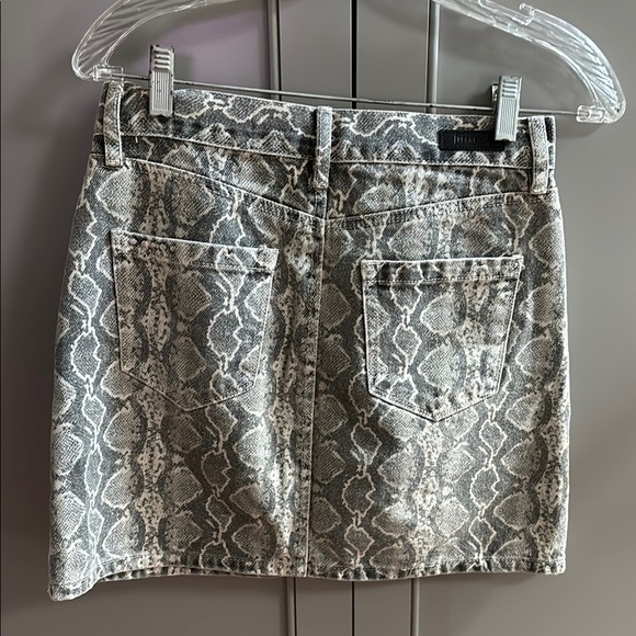 Blank Nyc SkirtSnake Print Denim Skirt sz 25 - Picture 3 of 3